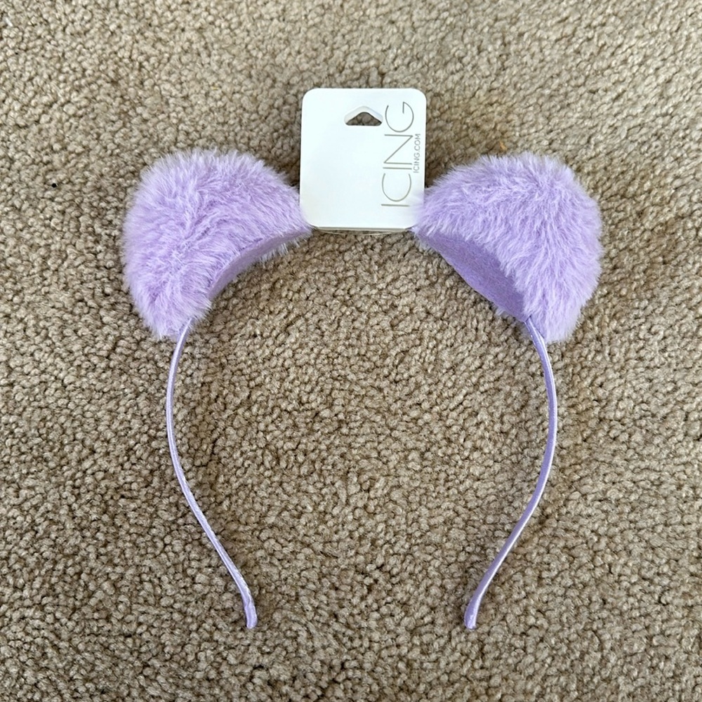 A cute headband in the brand icing